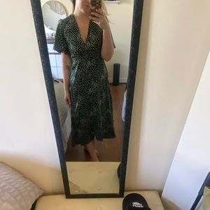 Green MIDI dress Misguided